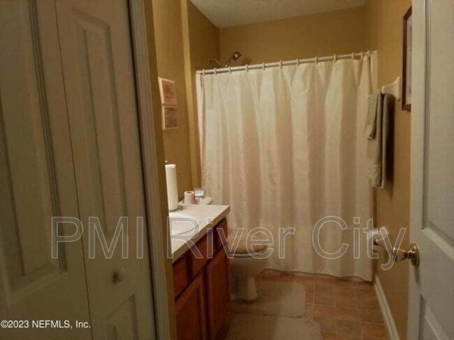 Foto del edificio - 3025 Thorn Glen Ct