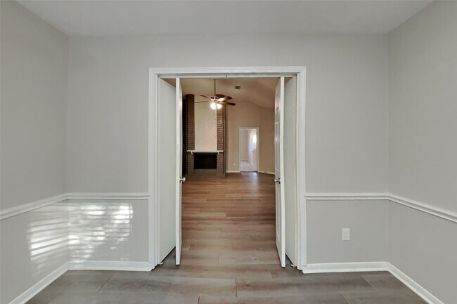 Foto del edificio - 22303 Mosswillow Ln