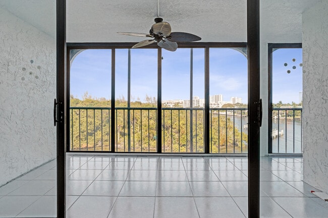 Foto del edificio - 1631 Riverview Rd