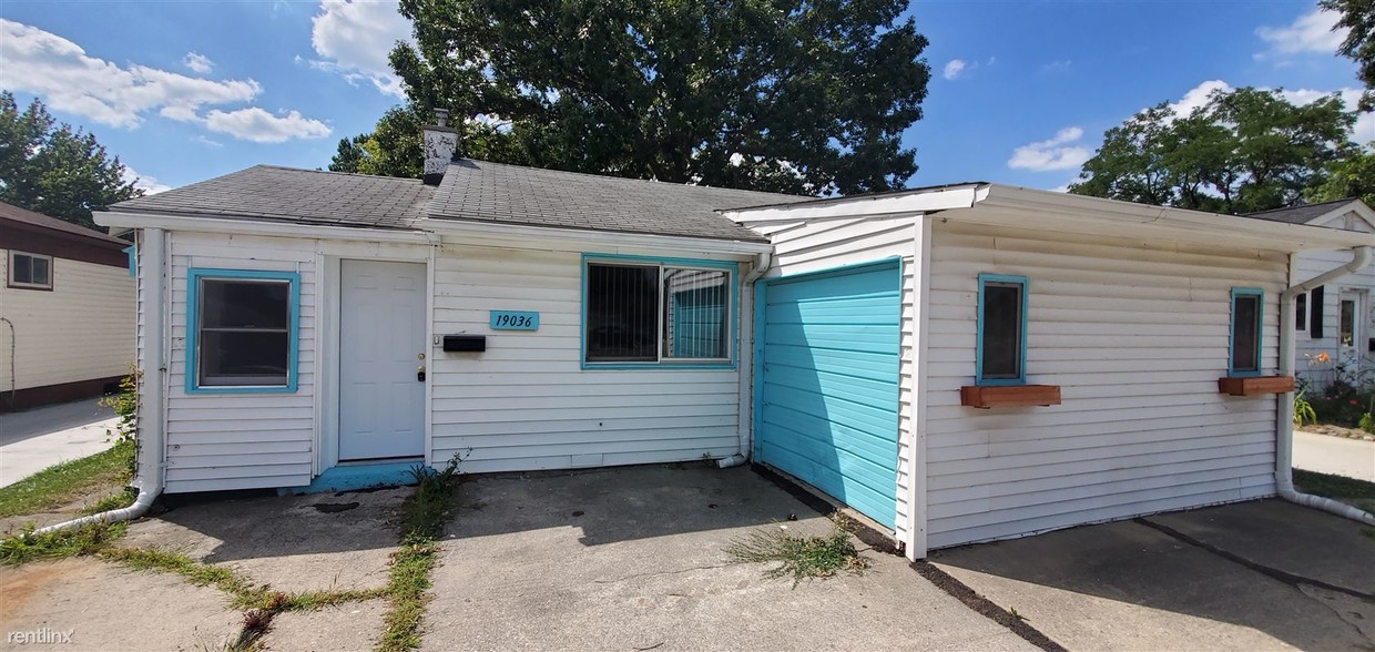 Primary Photo - 2 br, 1 bath House - 19036 E 13 Mile Rd