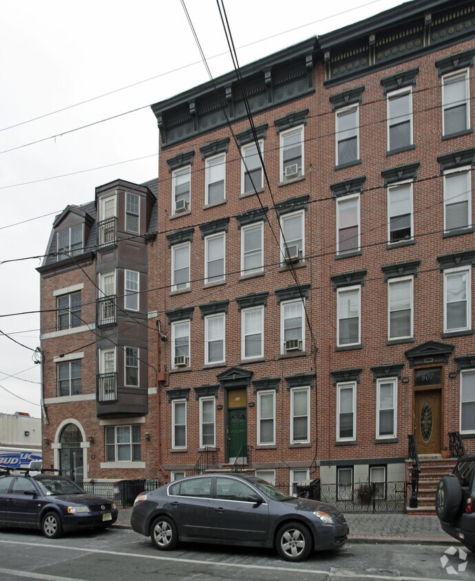 Foto del edificio - 609 Grand St