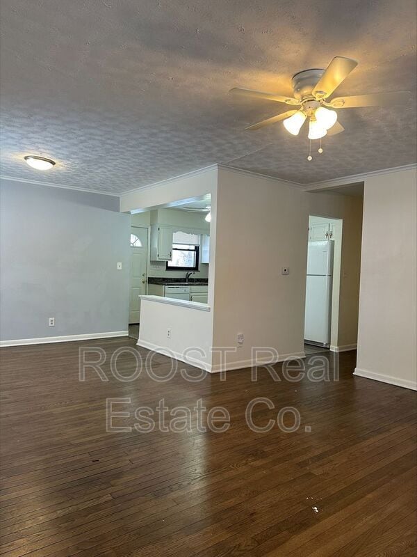 Building Photo - 1065 Parma Ave