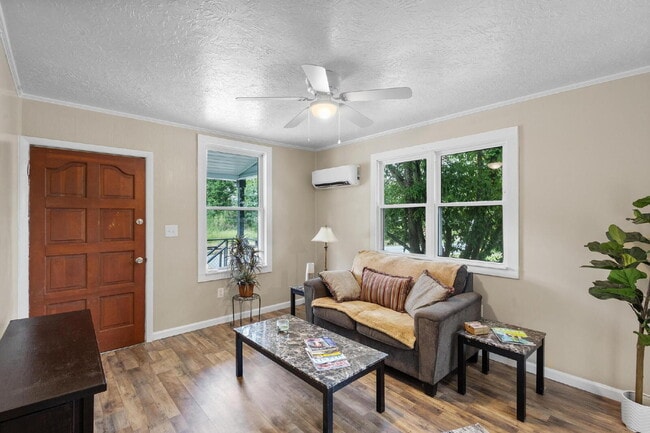 Foto del edificio - Sweet Cottage, minutes away from the University and Hospitals!