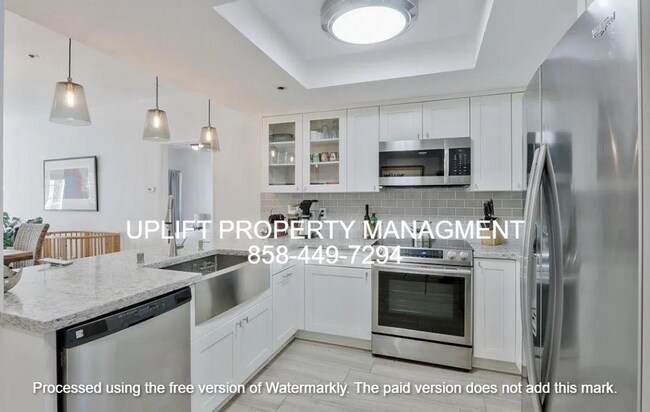 Building Photo - 2/2.5 Condo w