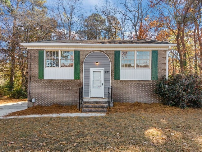 Building Photo - 735 Ashbrook Rd