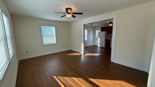 Building Photo - Enjoy the Calm of Country Living without Feeling too Far Away – Bishop, GA