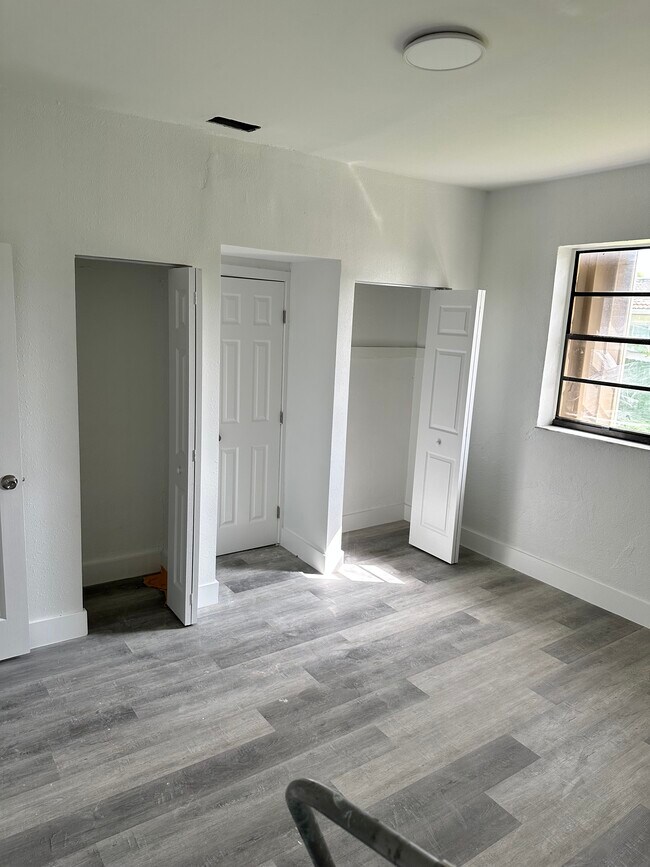 Foto del edificio - 3339 NW 33rd St