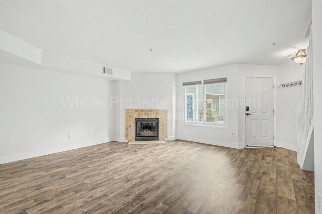 Building Photo - 1330 S Monaco St Pkwy