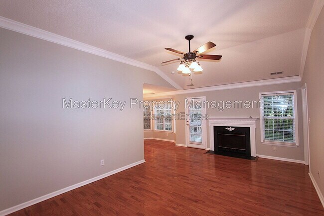 Foto del edificio - 309 Hallwood Ct