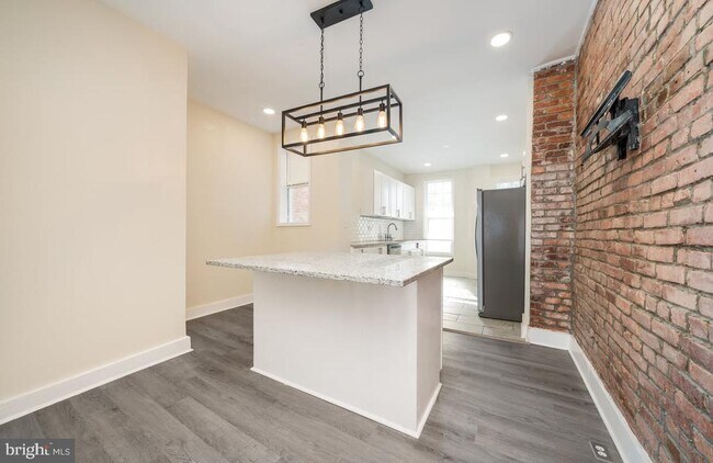 Foto del edificio - 527 E 27th St