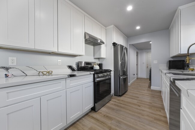 Photo - 341 E 91st St House