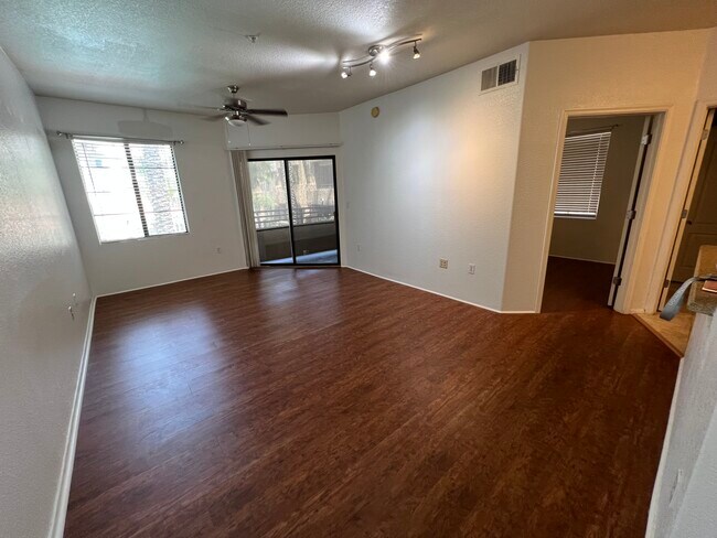Building Photo - 5302 E Van Buren St