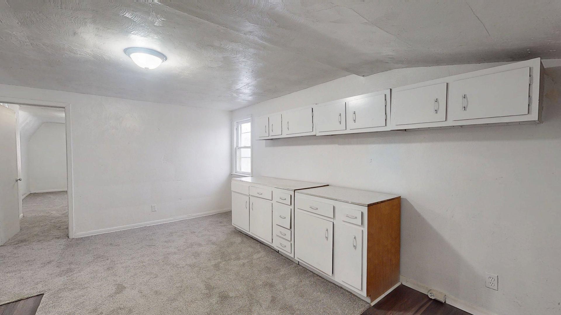 3863 E 154th St Cleveland, OH 44128 – photo 3