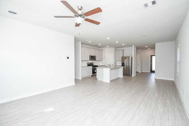 Foto del edificio - 5722 Quest Valley Dr