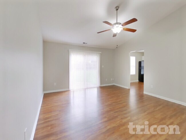 Building Photo - 284 Woodfield Dr