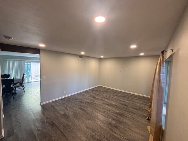 Building Photo - 662 Driftwood Ln