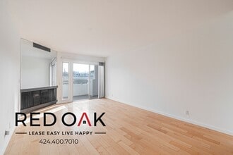 Building Photo - 1033 3rd St