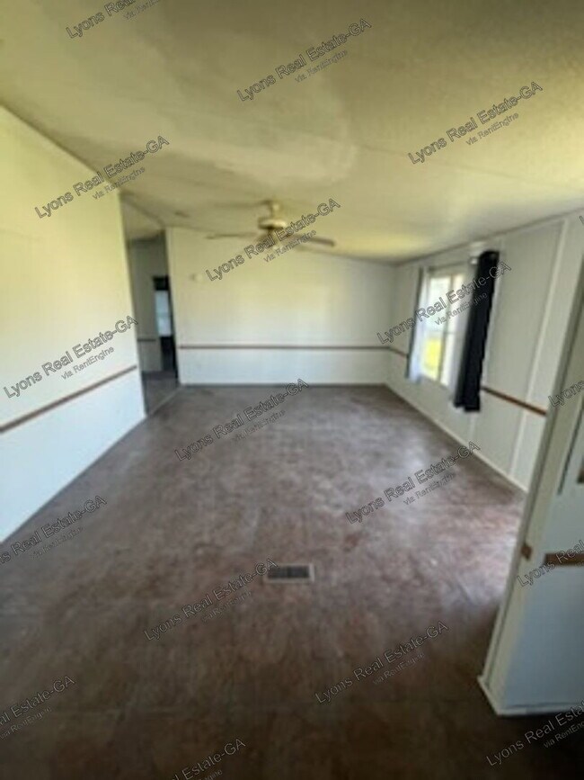 Foto del edificio - 906 Pleasantdale Cir