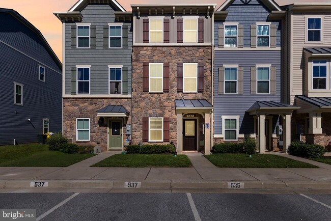 Foto del edificio - 537 Willow Bend Dr