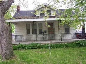 Building Photo - 940 Stocker Ave