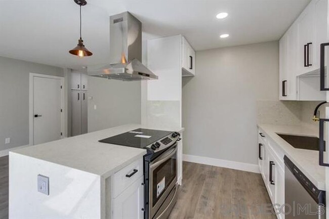 Building Photo - 9574 Carroll Canyon Rd