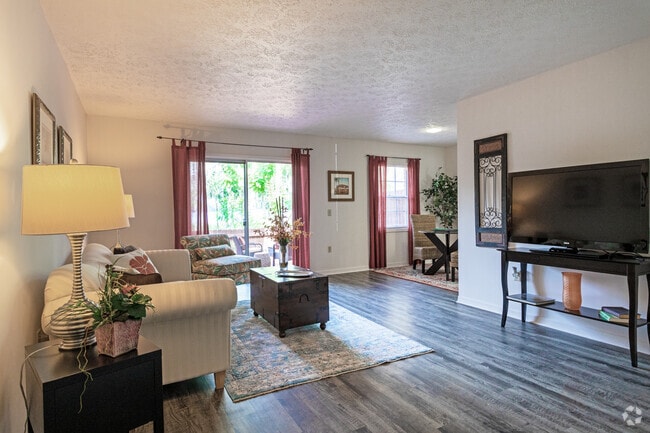 1HAB, 1BA - 790SF - BL-4 - Lake Carlton Arms