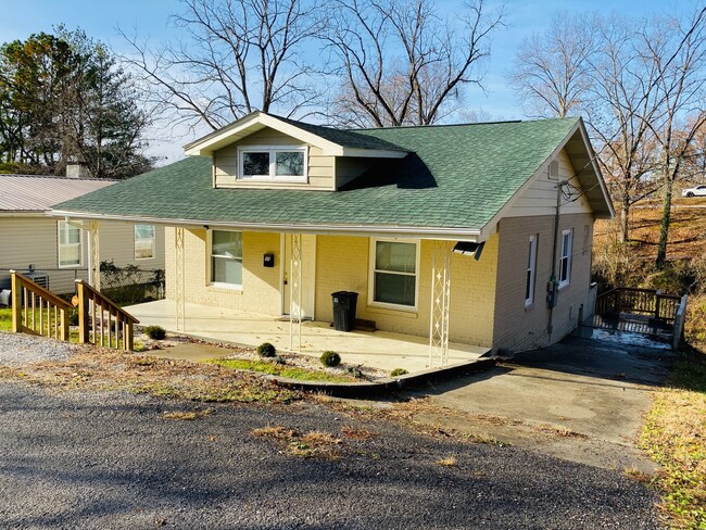 Building Photo - Two Bedroom Home Downtown Corbin, KY