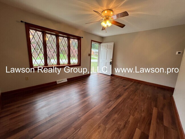 Building Photo - Brick Ranch in Boxley Hills - Roanoke County