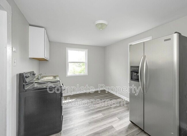 Building Photo - 1625 29th Ave N