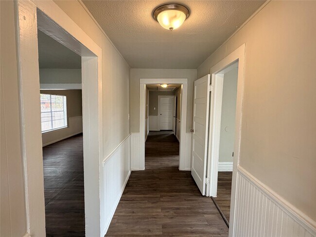 Foto del edificio - 2212 Semmes St