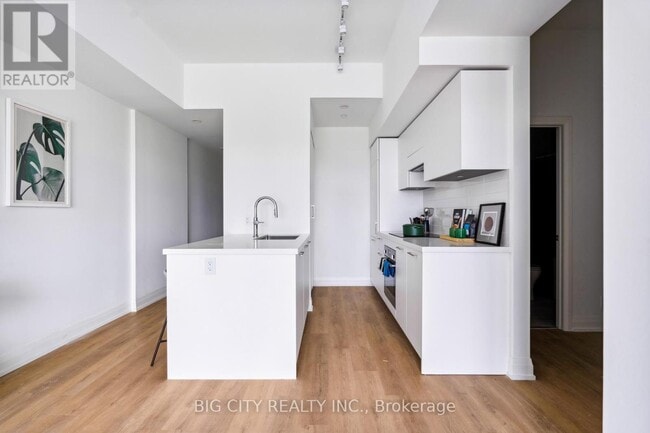 Building Photo - 36 Brentcliffe Rd