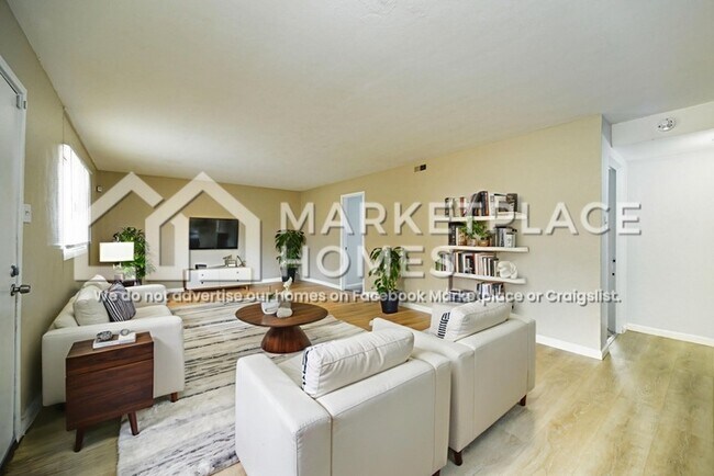 Foto del edificio - 6855 Woodhurst Dr