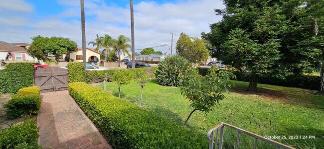 Foto del edificio - Centrally Located One-of-a-Kind Historic T...