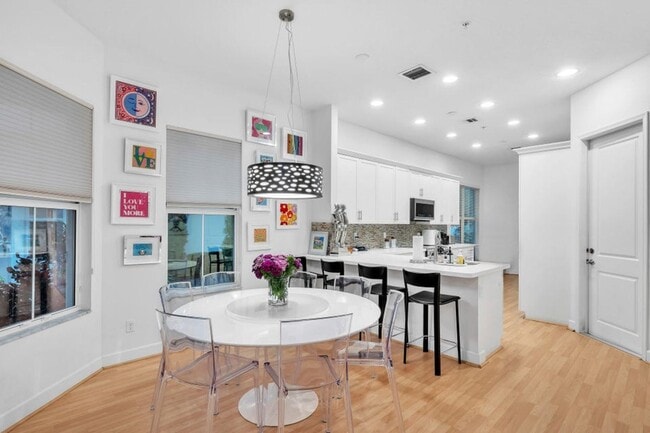 Building Photo - 23008 Clear Echo Dr