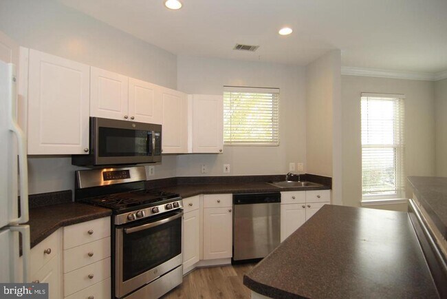 Foto del edificio - 3851 Aristotle Ct