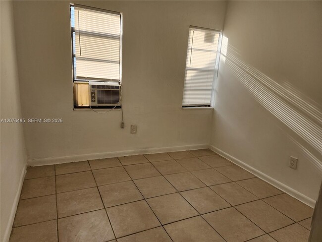 Foto del edificio - 2129 NW 44th St