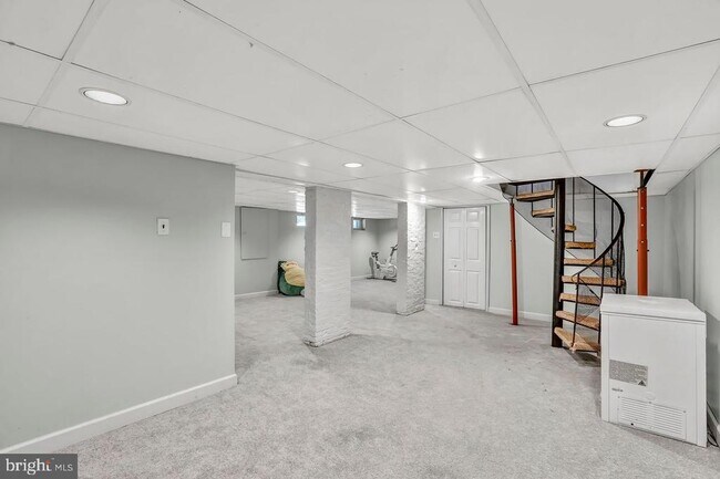 Building Photo - 51 N Evergreen Ave