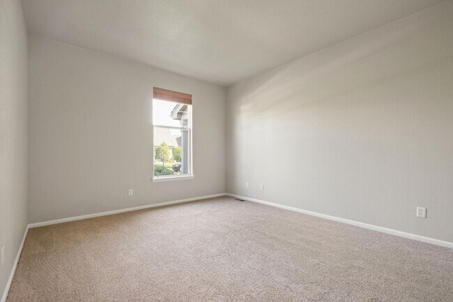 Foto del edificio - Like-New Townhome in Desirable West Loveland