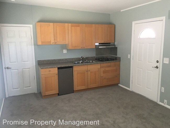 Building Photo - 1291 Las Flores Dr