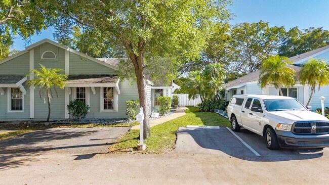 Foto del edificio - 11110 SW 9th Pl