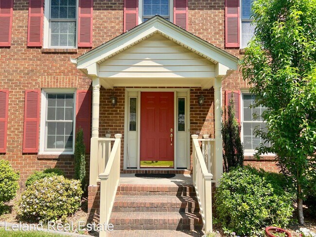 Building Photo - 4 br, 2.5 bath House - 4748 Thoroughgood Dr