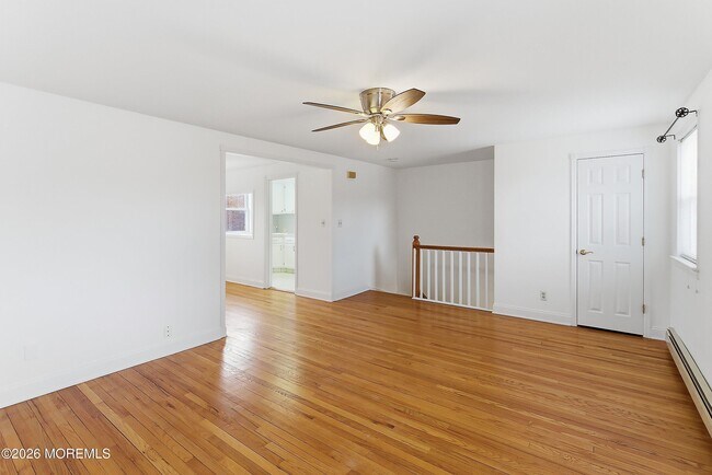 Foto del edificio - 83 Manor Dr