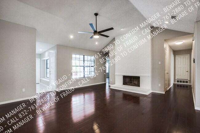 Building Photo - Natural Light Filled Charmer with Tall Cei...
