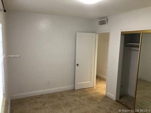 Foto del edificio - 775 E 8th St