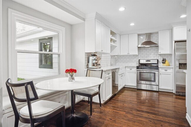 Foto del edificio - 8511 Greenbush St
