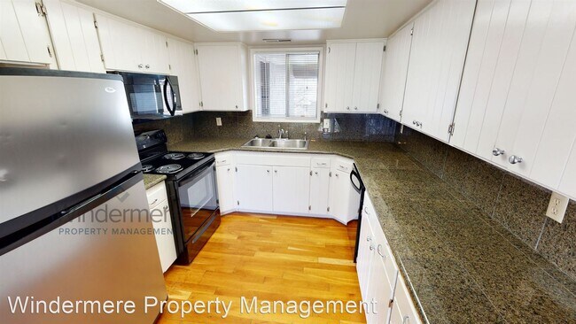 Building Photo - 3 br, 2 bath House - 333 Grove #23