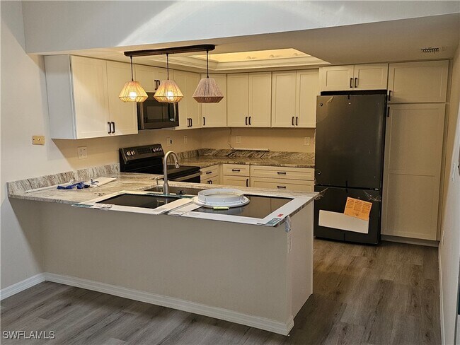 Foto del edificio - 5811 Crystal Lake Ln