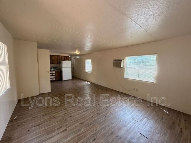 Foto del edificio - 8146 Tolles Dr