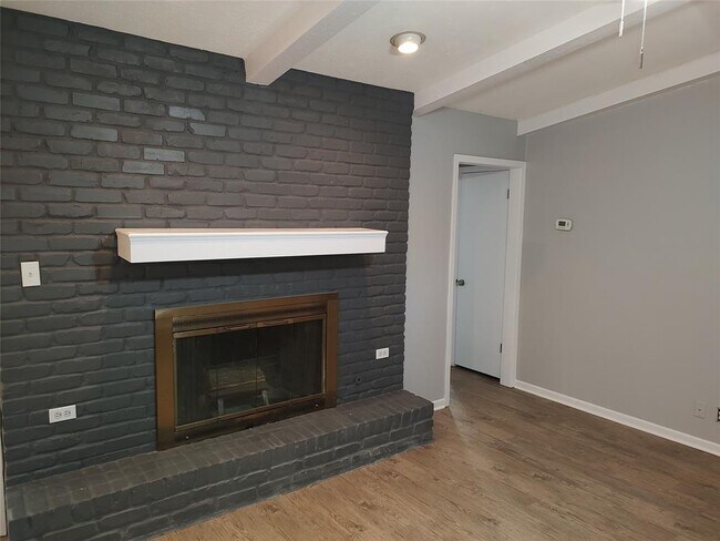 Foto del edificio - 3304 Woodbriar Ln