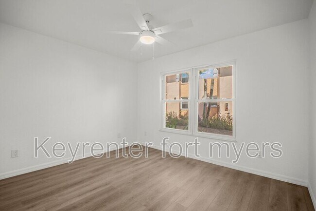 Foto del edificio - 16881 Davis Rd